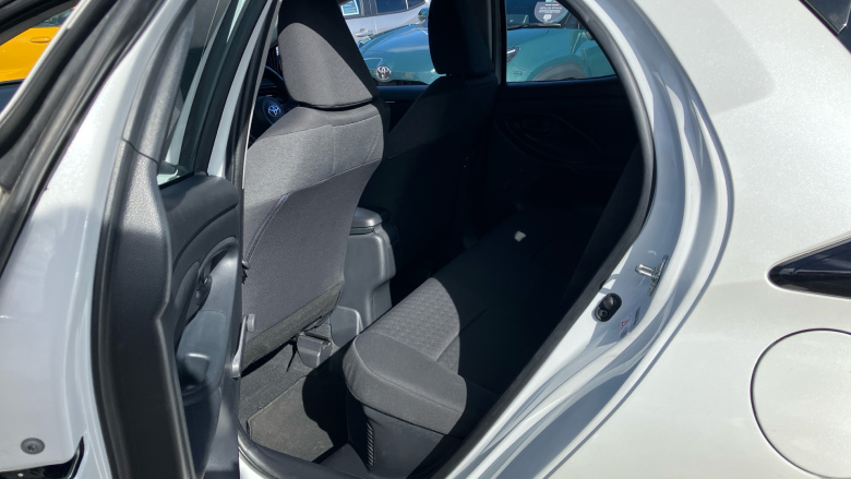 Toyota Yaris 1.5 Hybrid Icon 5dr CVT Hybrid Hatchback